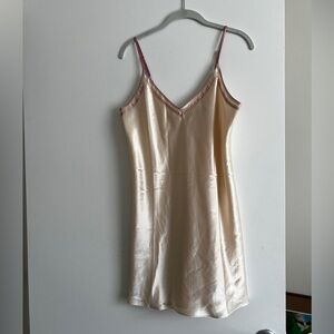 Oscar de la Renta Cream Slip with Rose Trim